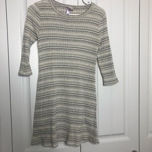 AN EVERYDAY TYPE OF DRESS